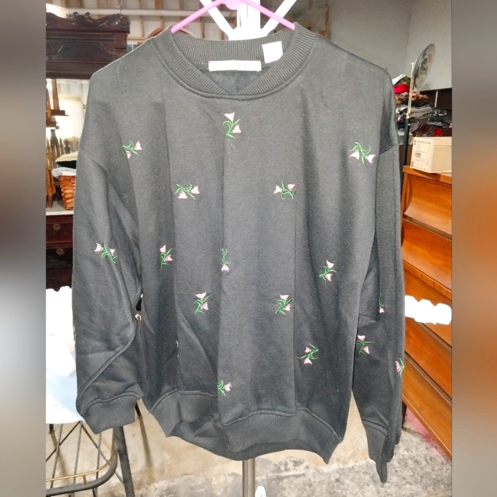 China Wear Black Floral Embroidered Sweater
